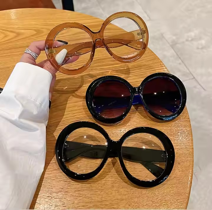 Trendy round oversized