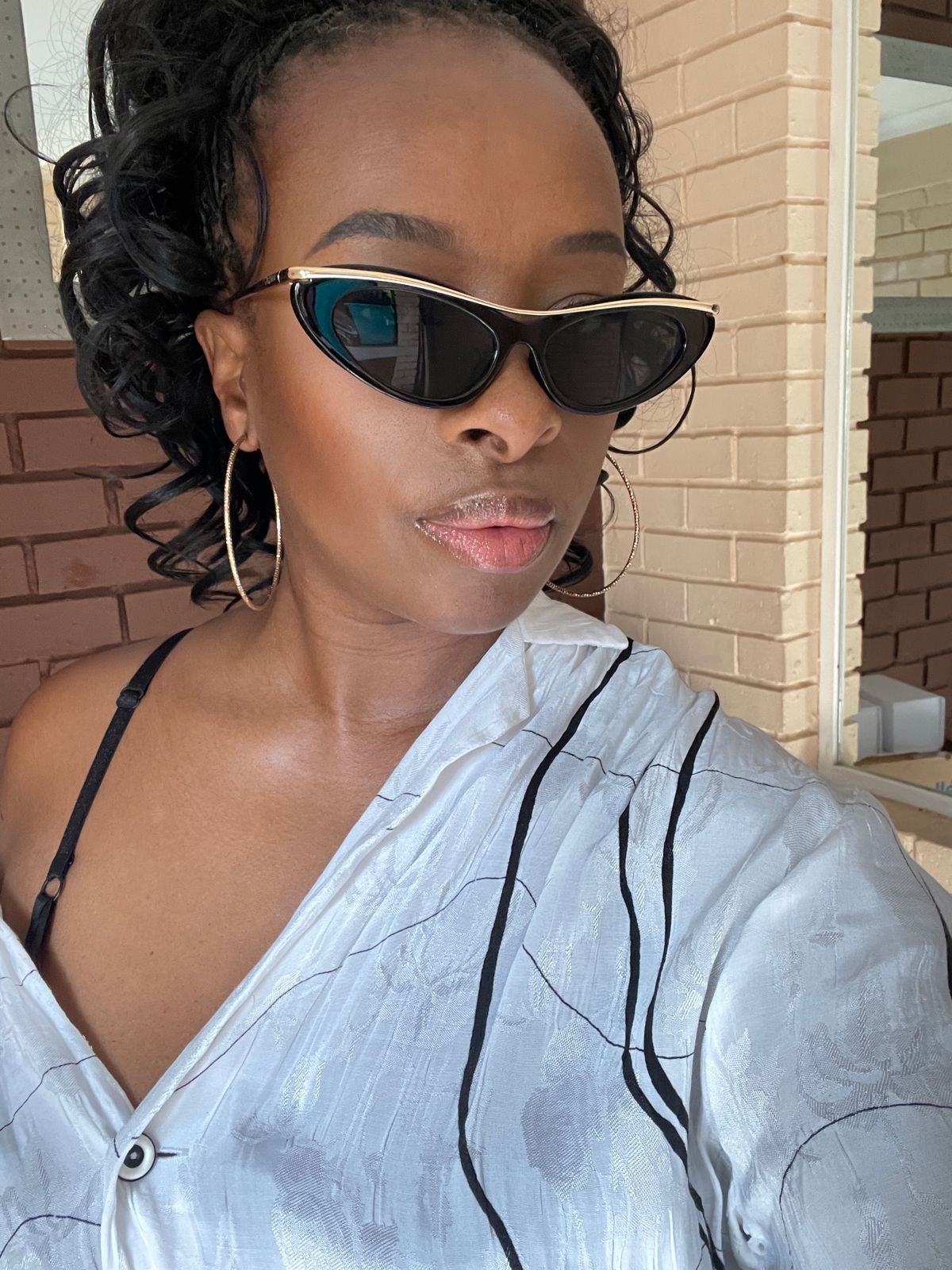 Meeeoww shaped sunglasses