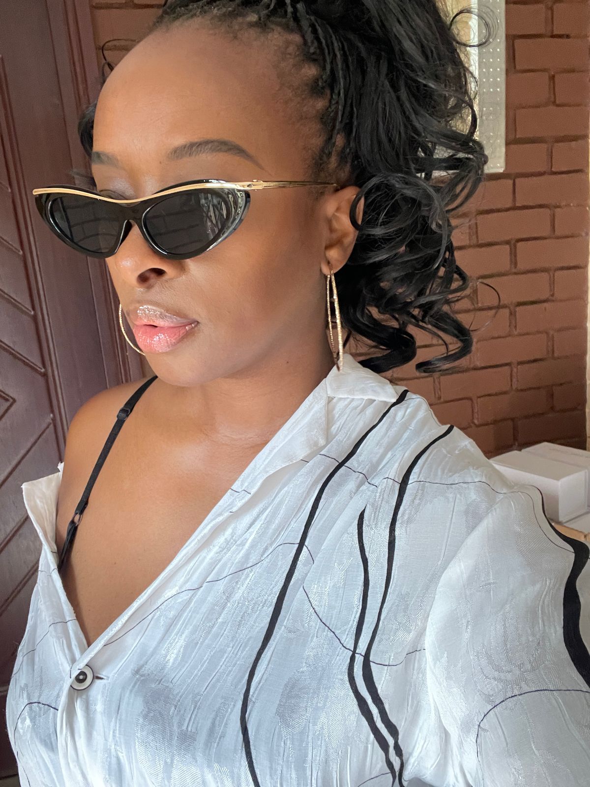 Meeeoww shaped sunglasses