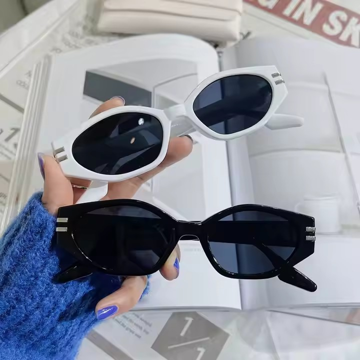 Teen retro vintage sunglasses